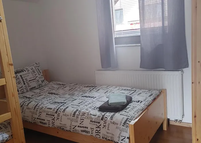 Apartma Katja בית אירוח מויסטראנה